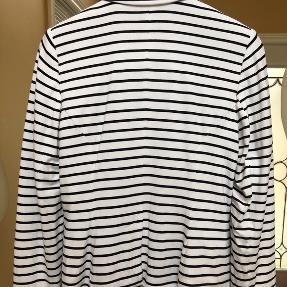 French-inspired chic black & white blazer in M 💋 - Picture 3 of 10